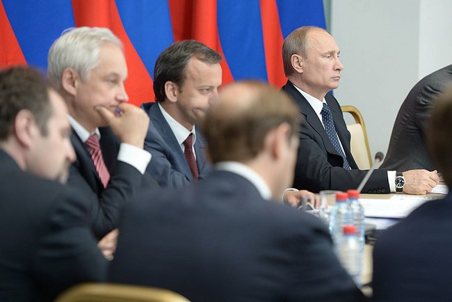 Путин, Дворкович и Новак слушают доклад Владимира Якушева. Заседание комиссии по вопросам стратегии развития ТЭК и экологической безопасности